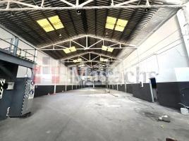 Nau industrial, 1800 m², Zona
