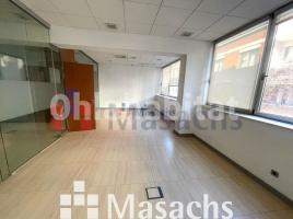 Louer , 100 m², Zona