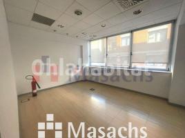 Louer , 100 m², Zona