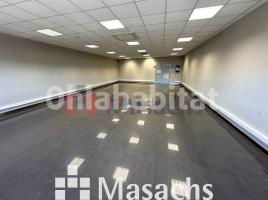 Louer , 104 m², Zona