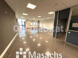 Louer , 123 m², Zona