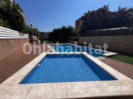 Alquiler ático, 136 m², seminuevo, Zona