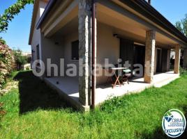Houses (villa / tower), 214 m², Calle Delícies, 17