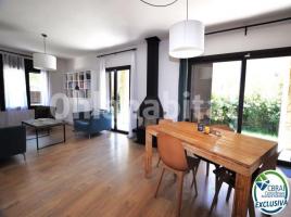 Houses (villa / tower), 214 m², Calle Delícies, 17