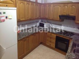 Piso, 112 m², cerca de bus y tren,  (Les Roquetes) 