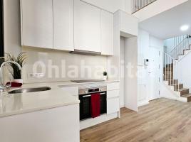 Piso, 105 m², cerca de bus y tren, seminuevo