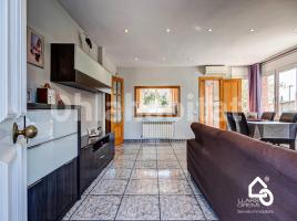 Casa (unifamiliar aislada), 186 m², cerca de bus y tren, seminuevo