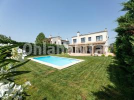  (unifamiliar aïllada), 312 m², près de bus et de train, presque neuf