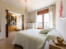  (unifamiliar aïllada), 312 m², près de bus et de train, presque neuf