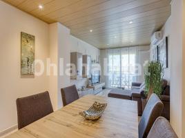 Piso, 94 m², cerca de bus y tren, seminuevo