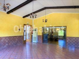 Houses (country house), 792 m², near bus and train