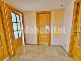 Piso, 87.50 m², cerca de bus y tren