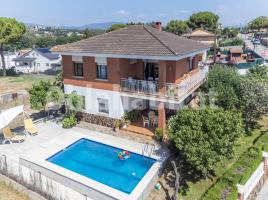 Houses (detached house), 232 m², near bus and train