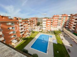 Piso, 85 m², cerca de bus y tren, seminuevo
