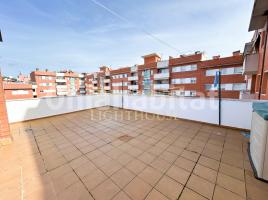 Piso, 85 m², cerca de bus y tren, seminuevo
