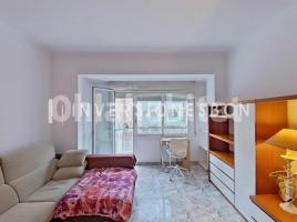 For rent flat, 90 m², near bus and train