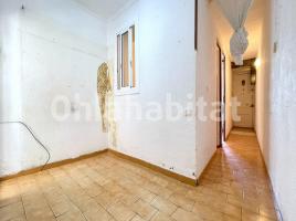 Pis, 35 m², près de bus et de train, Plaça de Can Baro