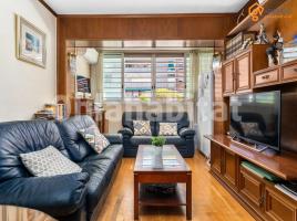 Flat, 80 m², close to bus and metro