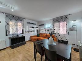 Flat, 59 m², near bus and train, almost new