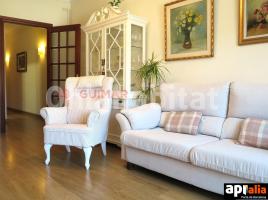 Flat, 85.99 m², near bus and train