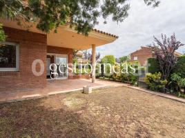 Unifamiliar adossada, 215 m², près de bus et de train