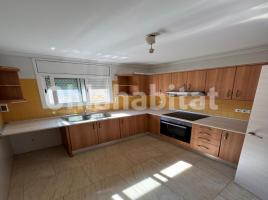 Houses (terraced house), 470 m², almost new