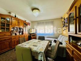 Piso, 57 m², cerca de bus y tren, Calle PELAYO 