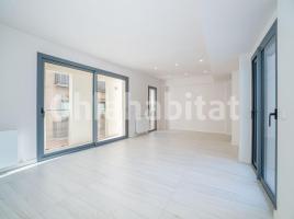 Pis, 128 m², près de bus et de train, nouveau