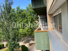 Pis, 85 m², prop de bus i tren, Bellvitge