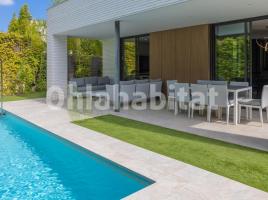  (unifamiliar aïllada), 219 m², près de bus et de train, presque neuf