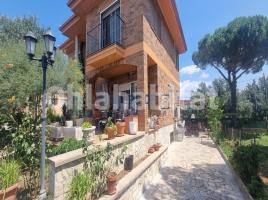 Houses (villa / tower), 280 m², almost new