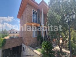 Houses (villa / tower), 280 m², almost new