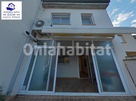 Casa (unifamiliar adosada), 230 m², cerca de bus y tren, Calle del Carrilet