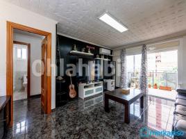 Àtic, 68 m², prop de bus i tren