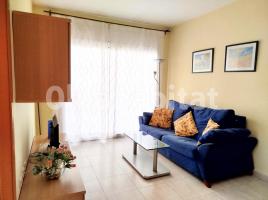 Flat, 59 m², near bus and train, almost new