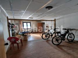 Nau industrial, 1076 m²