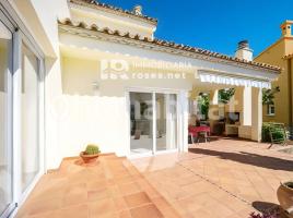 Casa (unifamiliar adosada), 348 m², Zona