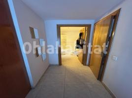Piso, 100 m², cerca de bus y tren, seminuevo