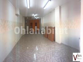 Local comercial, 75 m², cerca de bus y tren, seminuevo