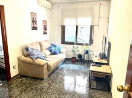 Flat, 76 m², near bus and train