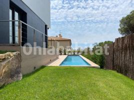 Houses (villa / tower), 443 m², almost new, Avenida de Fanals