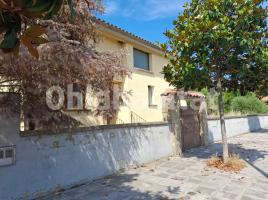  (unifamiliar aïllada), 427 m², presque neuf