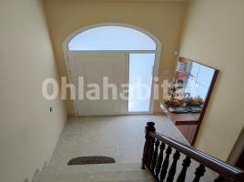 Houses (terraced house), 220 m², Calle Josep Serra i Dalmau
