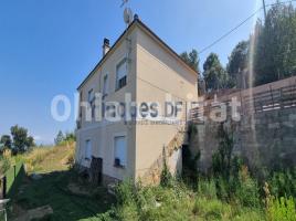 Houses (villa / tower), 137 m², almost new