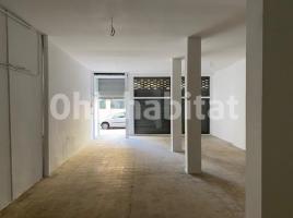 Local comercial, 95 m², cerca de bus y tren
