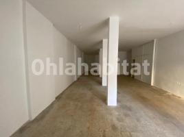 Local comercial, 95 m², cerca de bus y tren