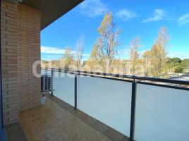 Louer pis, 94 m², près de bus et de train, presque neuf, Calle del Pont de Can Vernet