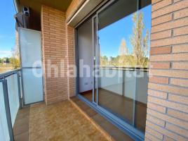 Louer pis, 94 m², près de bus et de train, presque neuf, Calle del Pont de Can Vernet
