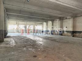 Louer , 500 m², Zona
