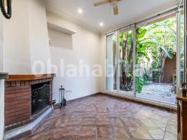 Houses (terraced house), 200 m², near bus and train